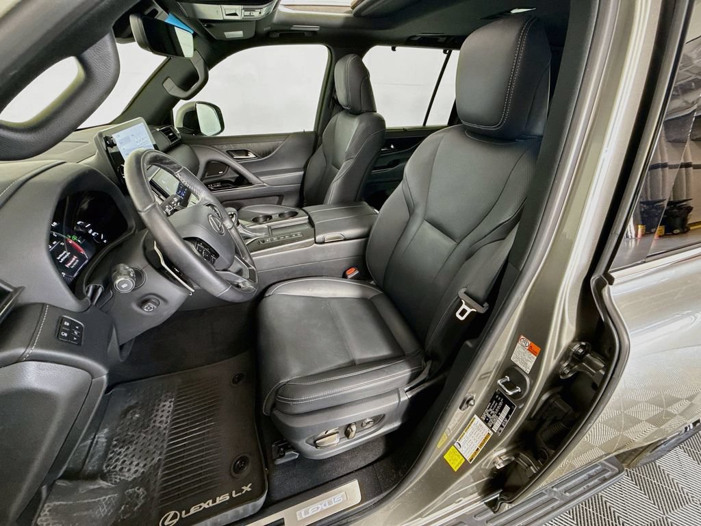 Certified 2024 Lexus LX 600 4WD w/ Luxury Package image 22