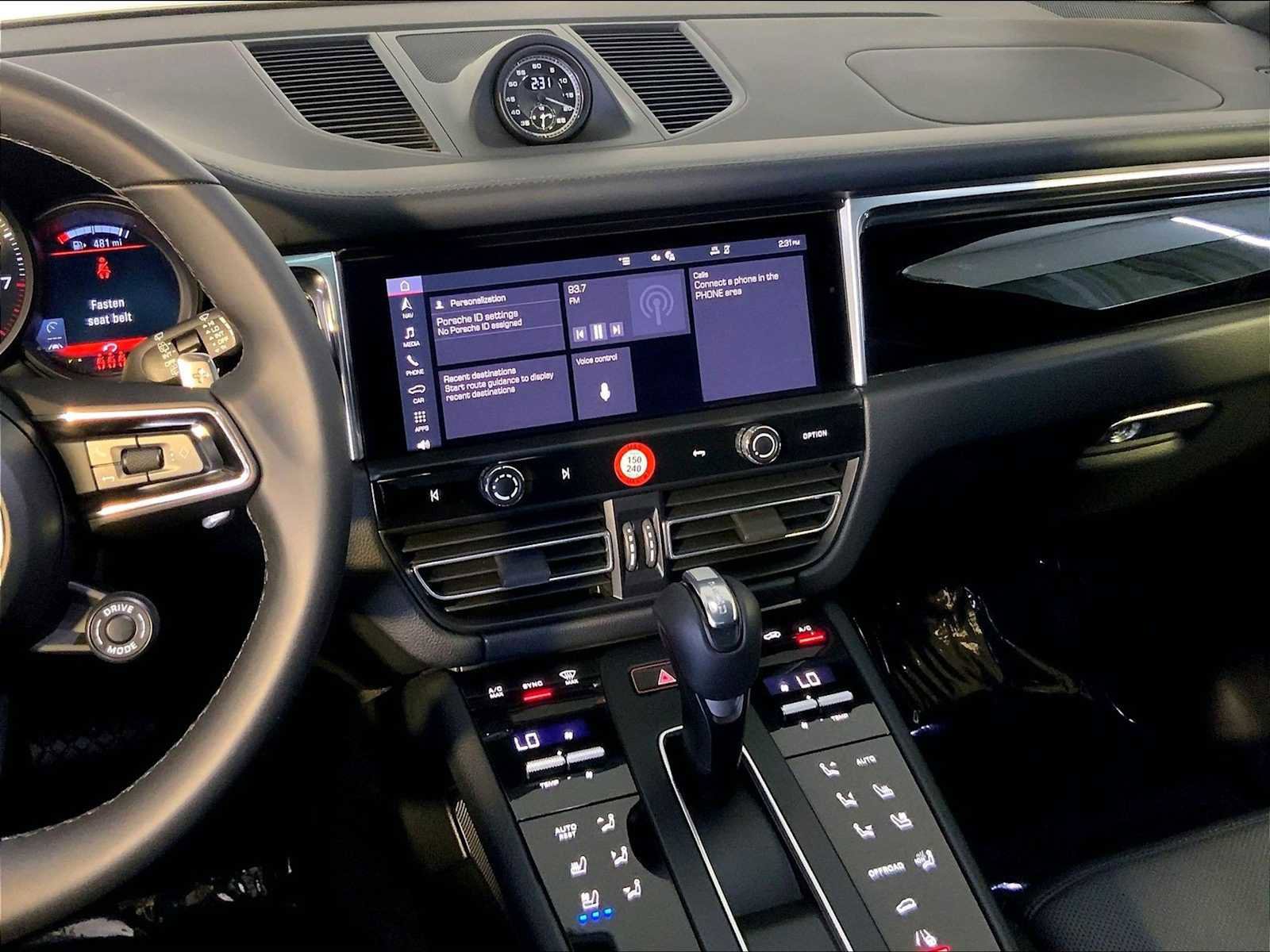 Certified 2026 Porsche Macan AWD/4WD image 16