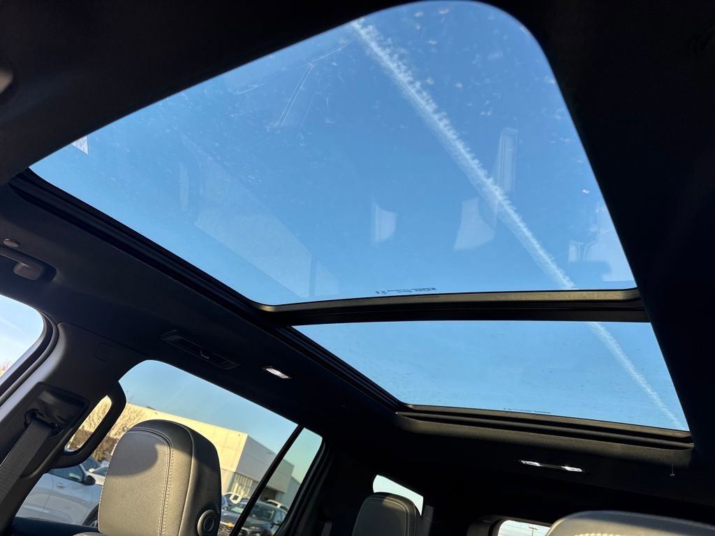 New 2026 Chevrolet Traverse LT w/ Sun and Wheel Package image 16