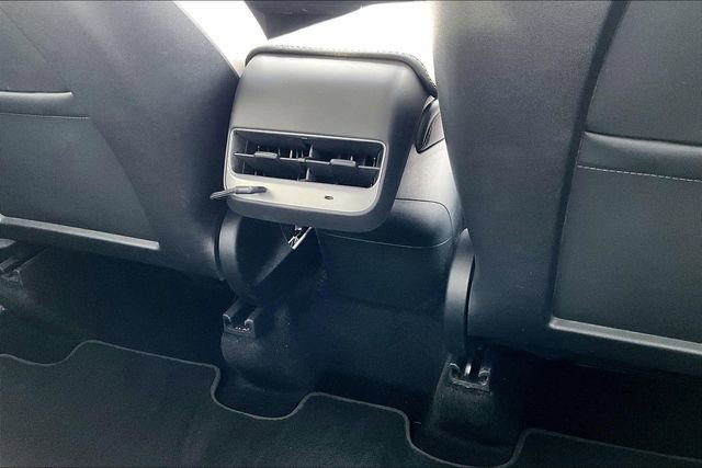 Used 2023 Tesla Model Y Performance image 10