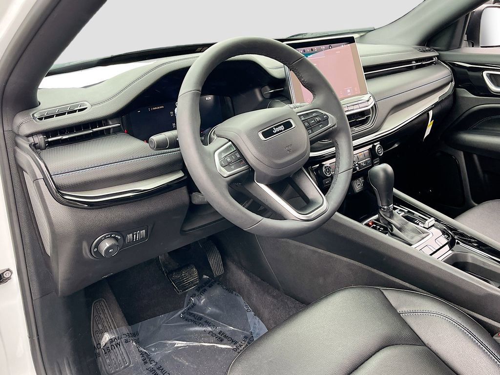 Certified 2025 Jeep Compass Limited w/ High Altitude Package image 9