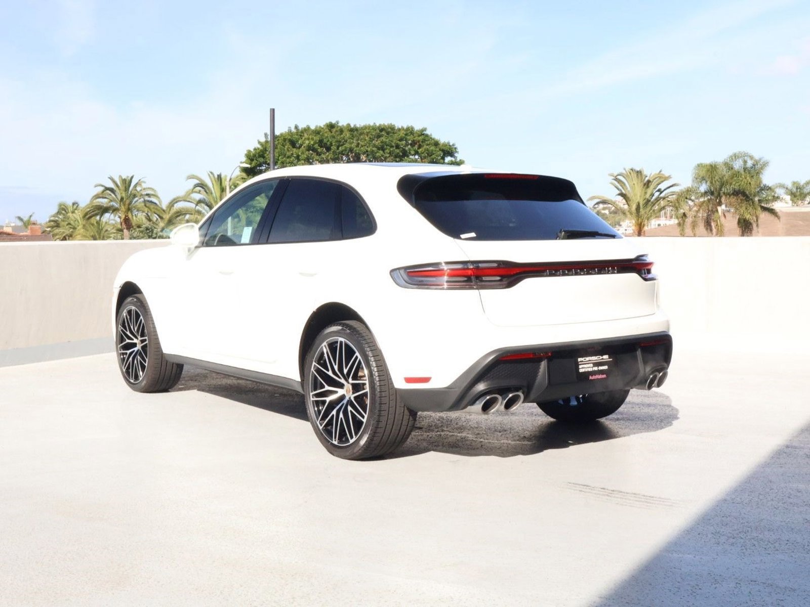 Certified 2025 Porsche Macan video 3