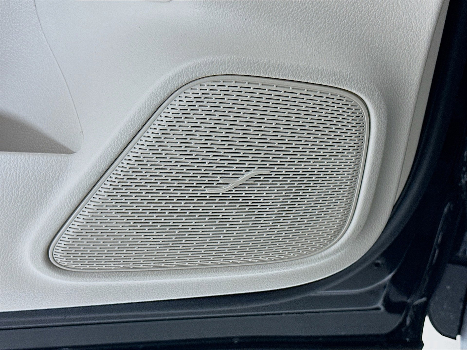 New 2026 Mercedes-Benz GLB 250 4MATIC image 19