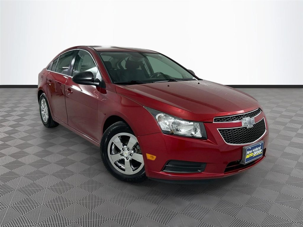Used 2014 Chevrolet Cruze LT FWD image 1