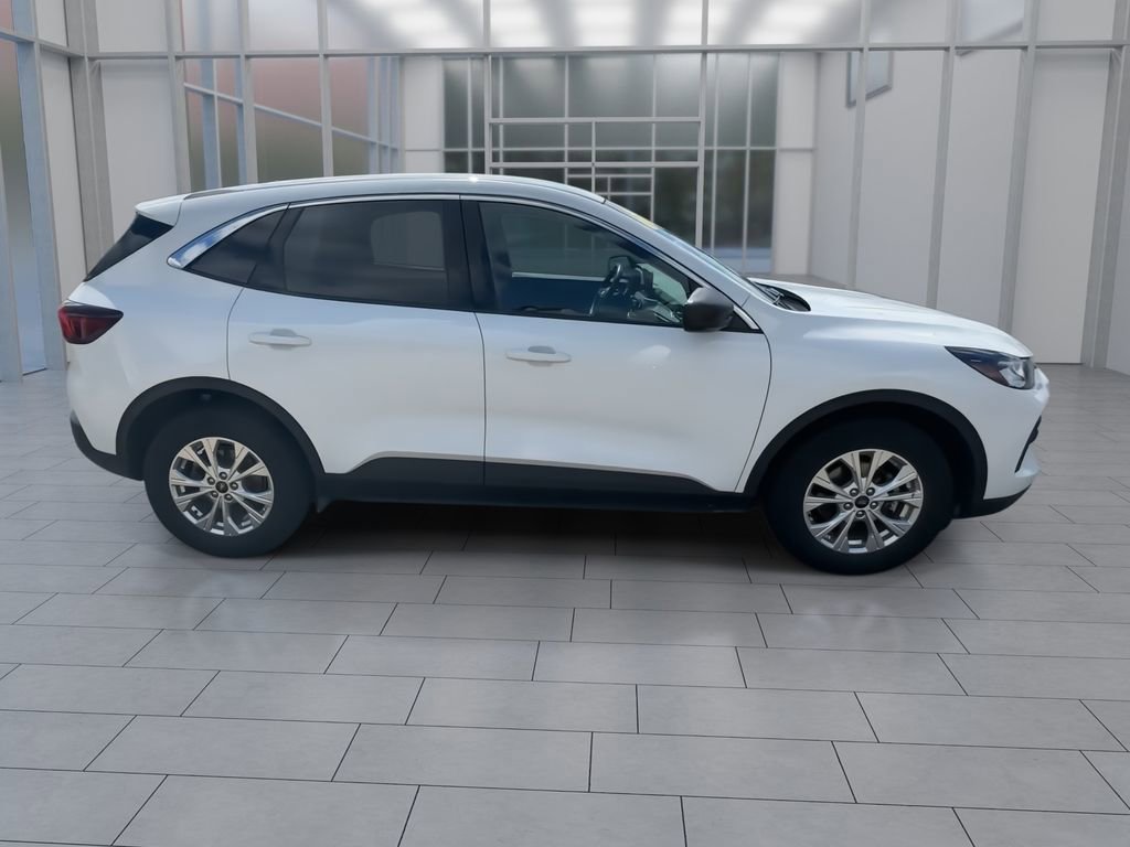Used 2023 Ford Escape Active image 9