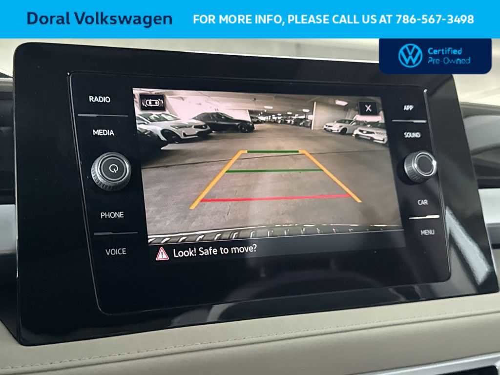 Used 2025 Volkswagen Taos SE FWD image 19