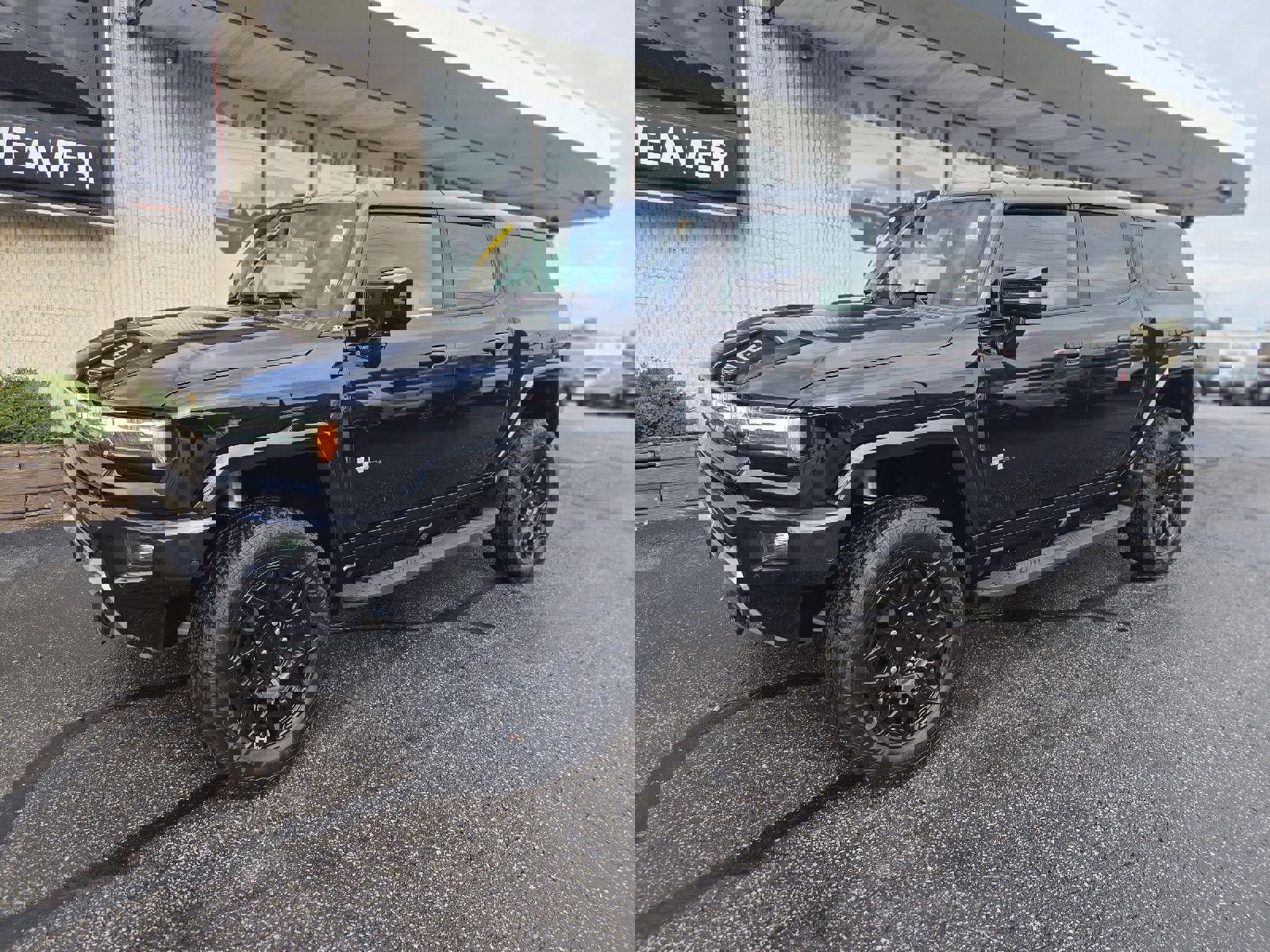 New 2025 GMC Hummer EV 2X image 2