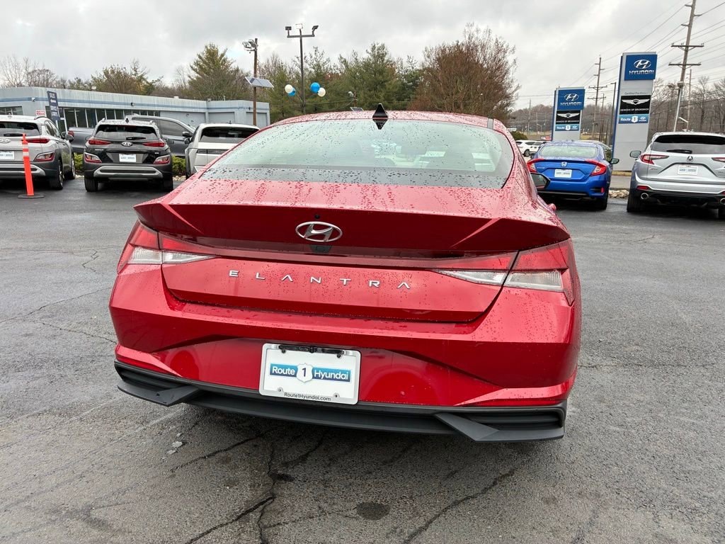 Used 2023 Hyundai Elantra SEL w/ Convenience Package image 6