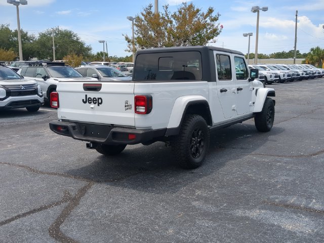 Used 2022 Jeep Gladiator Sport AWD/4WD image 6