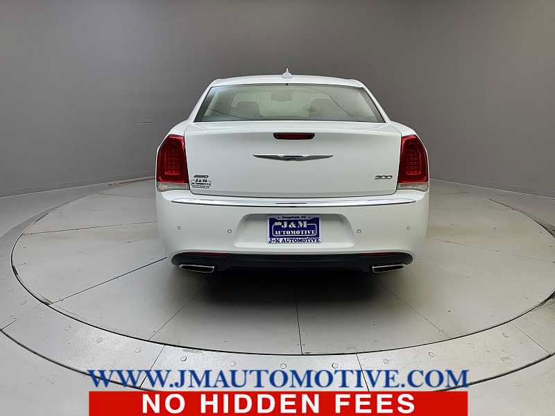 Used 2015 Chrysler 300 Limited w/ 300 Premium Group AWD/4WD image 4