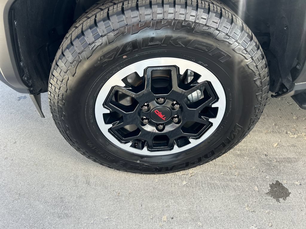 Certified 2025 Toyota 4Runner TRD Off-Road Premium AWD/4WD image 15