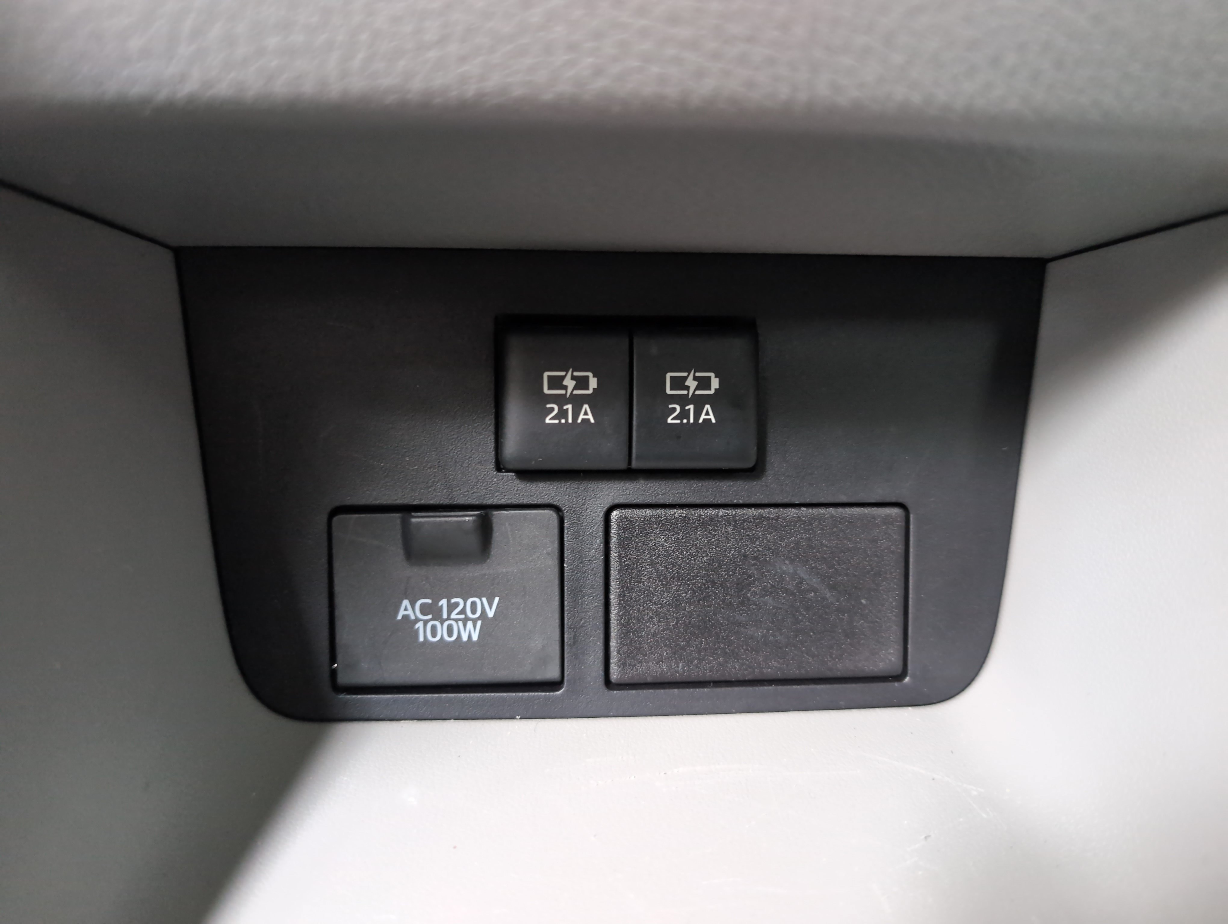Used 2019 Toyota Highlander Limited Platinum FWD image 38