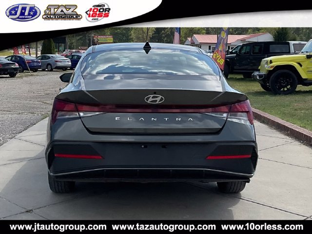 Used 2024 Hyundai Elantra SEL FWD image 6