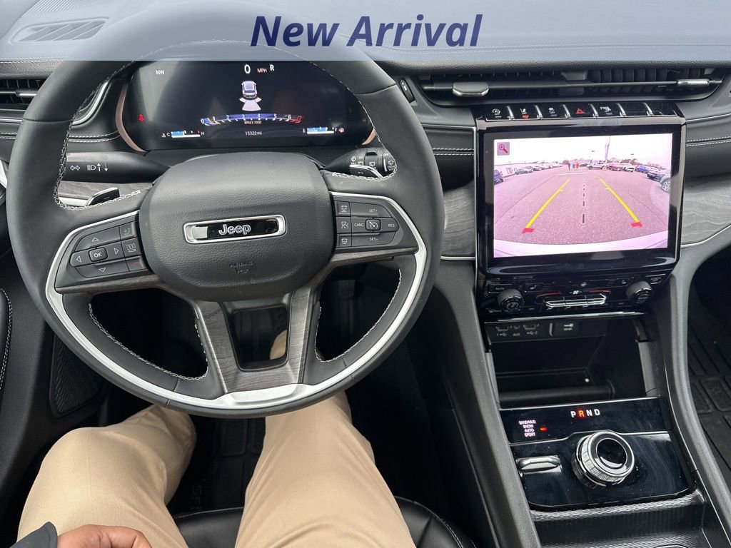 Used 2024 Jeep Grand Cherokee L Limited w/ Black Appearance Package image 13