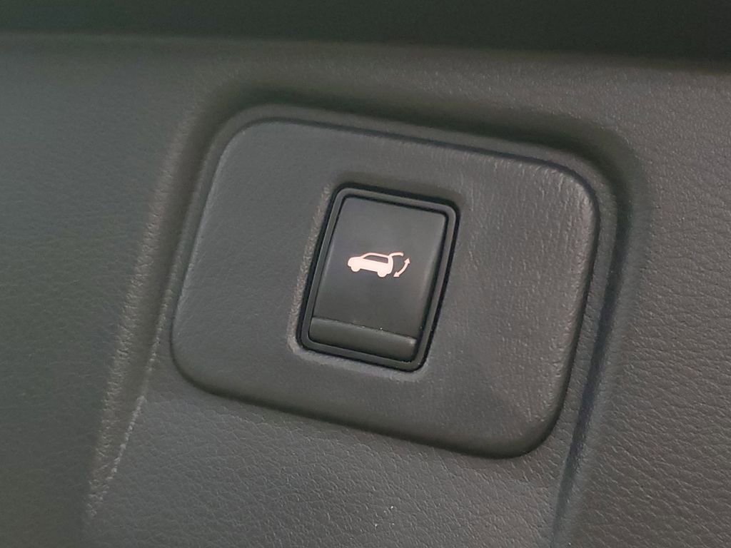 Used 2018 Nissan Murano Platinum w/ Cargo Package image 12