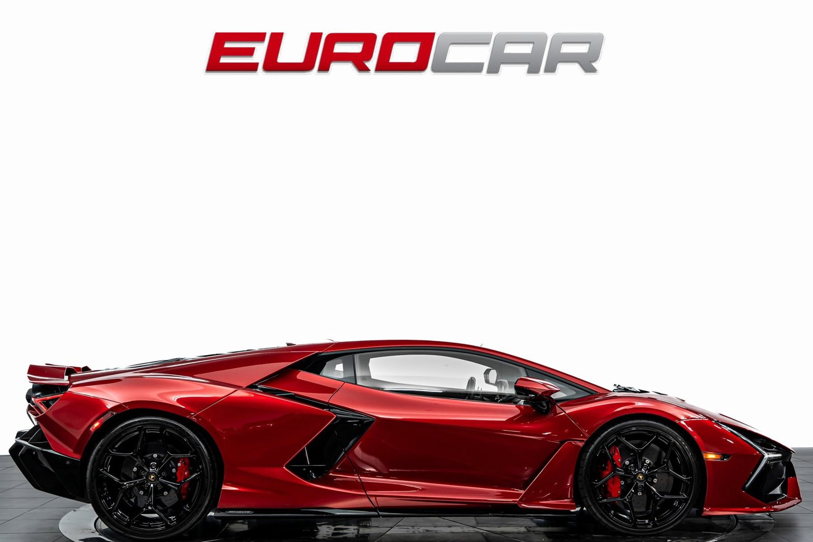 Used 2025 Lamborghini Revuelto image 6