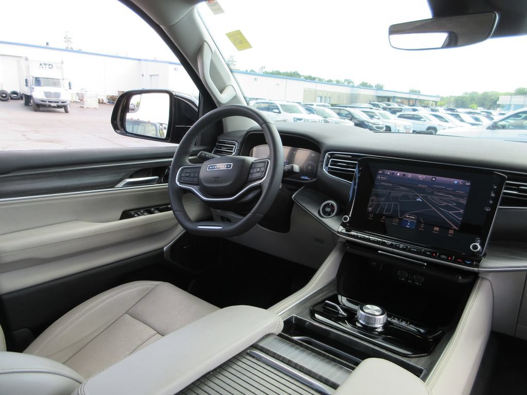 Used 2023 Jeep Wagoneer Series II w/ Premium Group I AWD/4WD image 28
