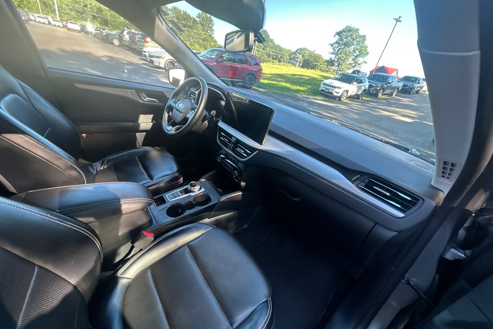 Used 2024 Ford Escape Platinum AWD/4WD image 16