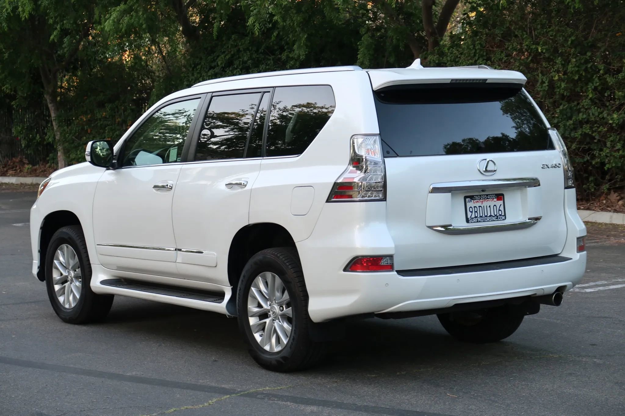 Used 2015 Lexus GX 460 w/ Premium Package AWD/4WD image 4