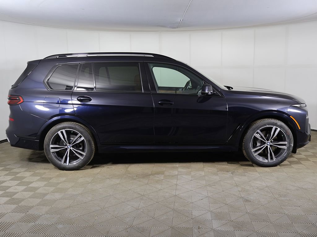 Used 2023 BMW X7 xDrive40i w/ M Sport Package AWD/4WD image 18
