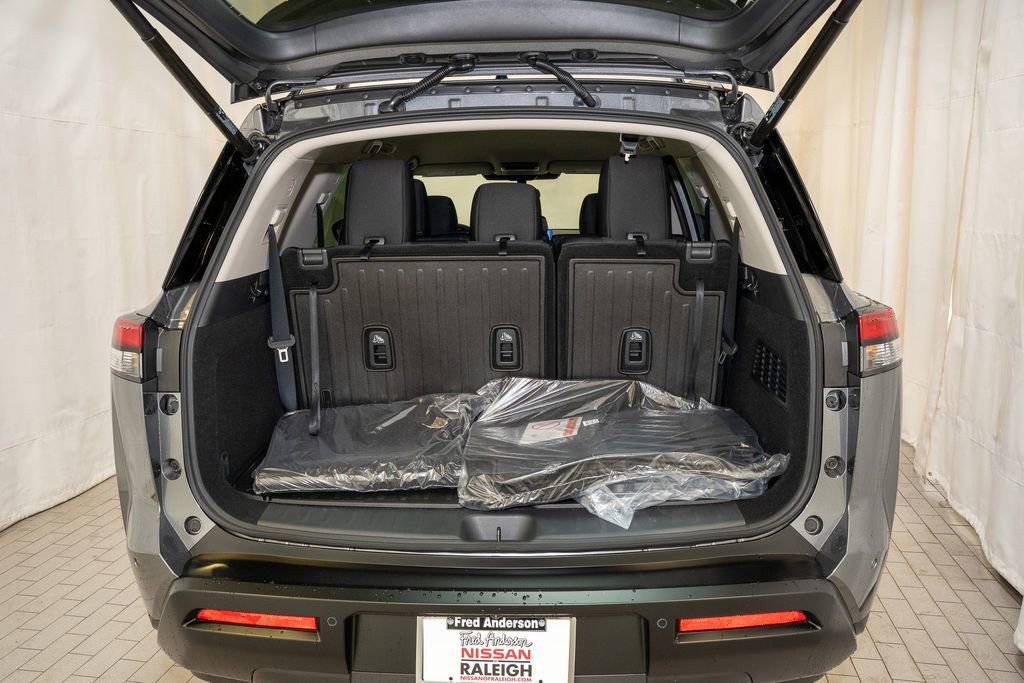 New 2026 Nissan Pathfinder SV image 6