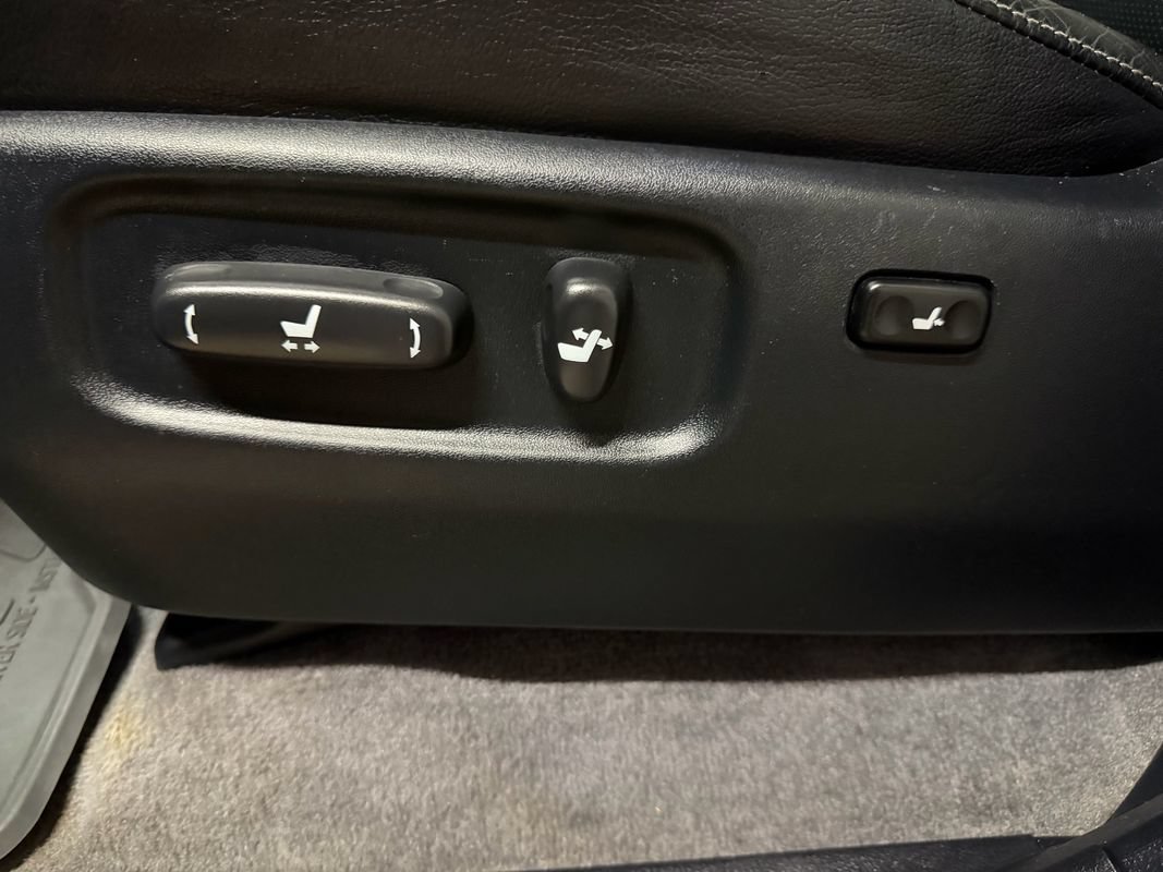 Used 2013 Toyota Land Cruiser AWD/4WD image 19