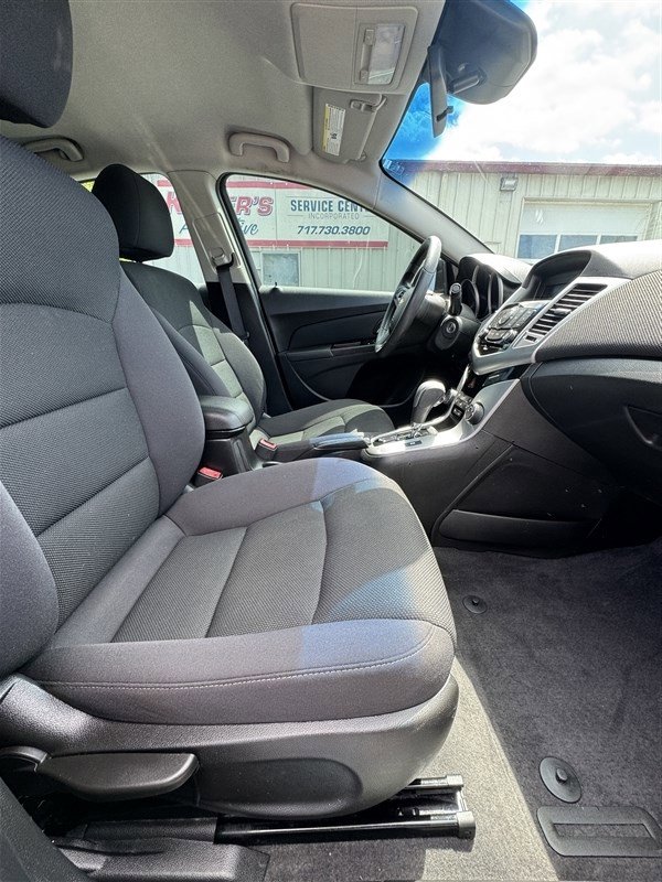 Used 2012 Chevrolet Cruze LT FWD image 14