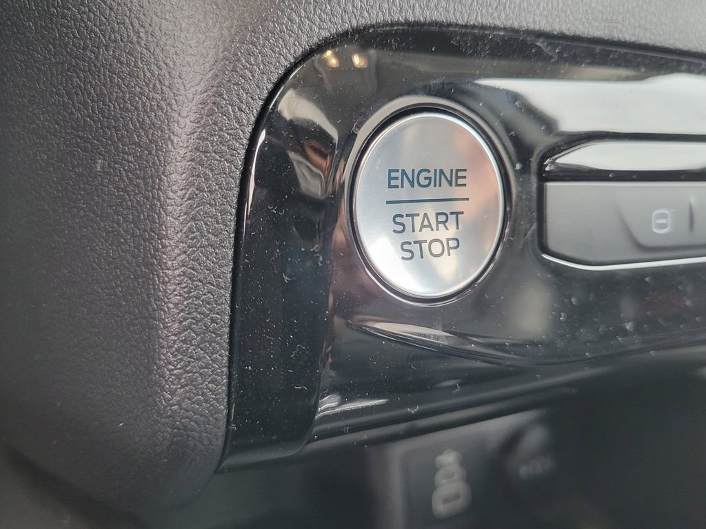 Used 2024 Ford Escape SE image 27