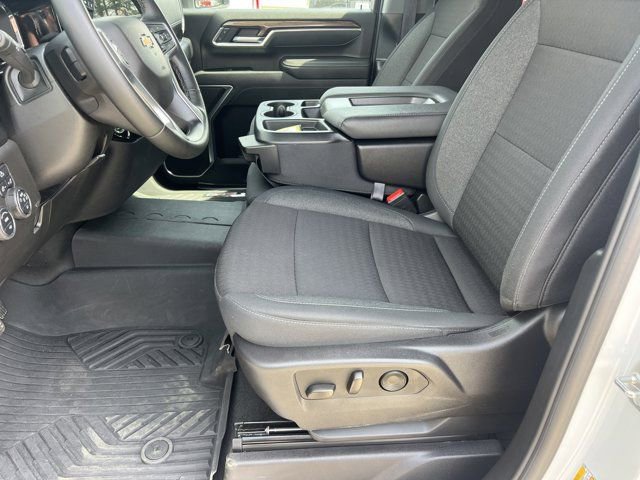 Used 2025 Chevrolet Silverado 2500 LT image 9
