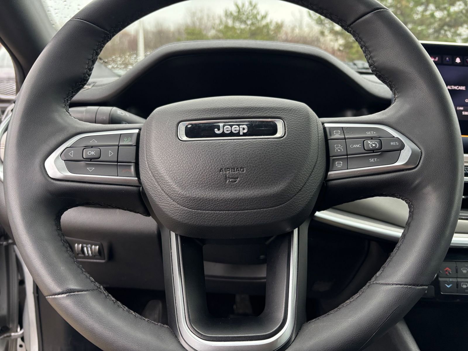 Used 2025 Jeep Compass Limited AWD/4WD image 30