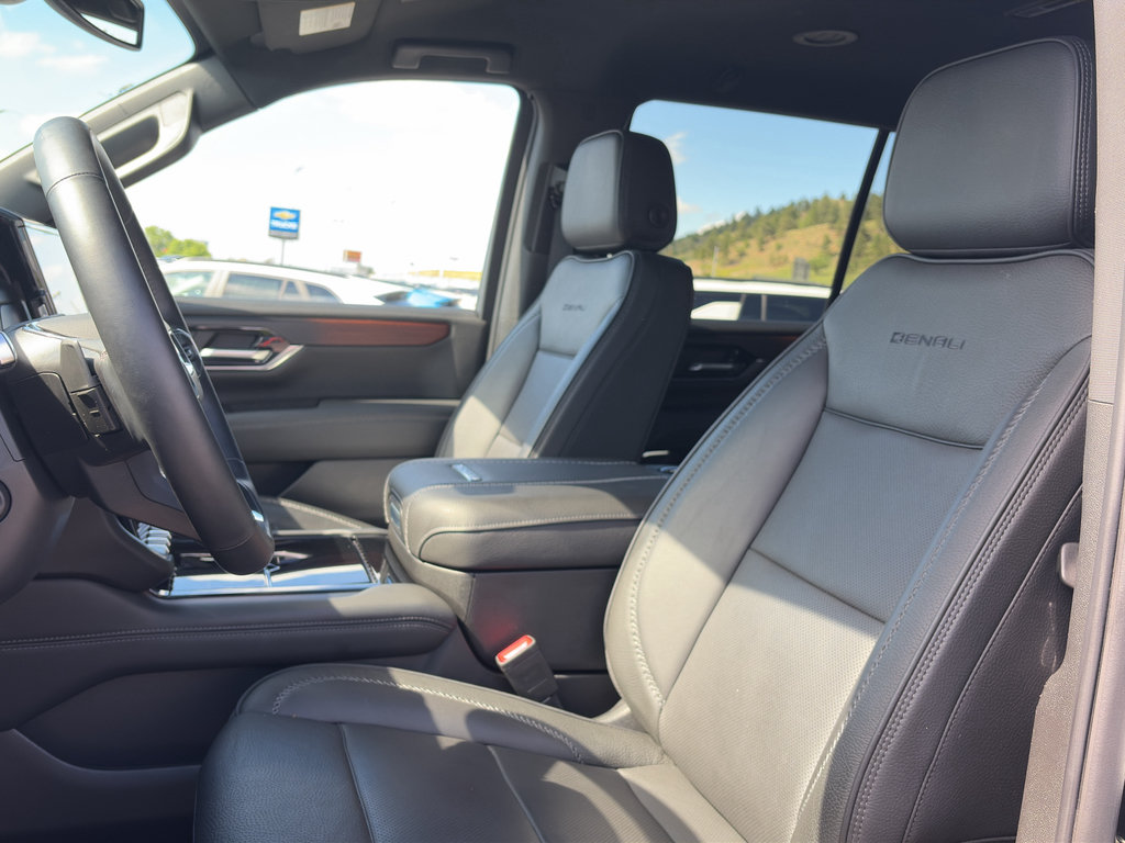 Certified 2025 GMC Yukon Denali AWD/4WD image 13