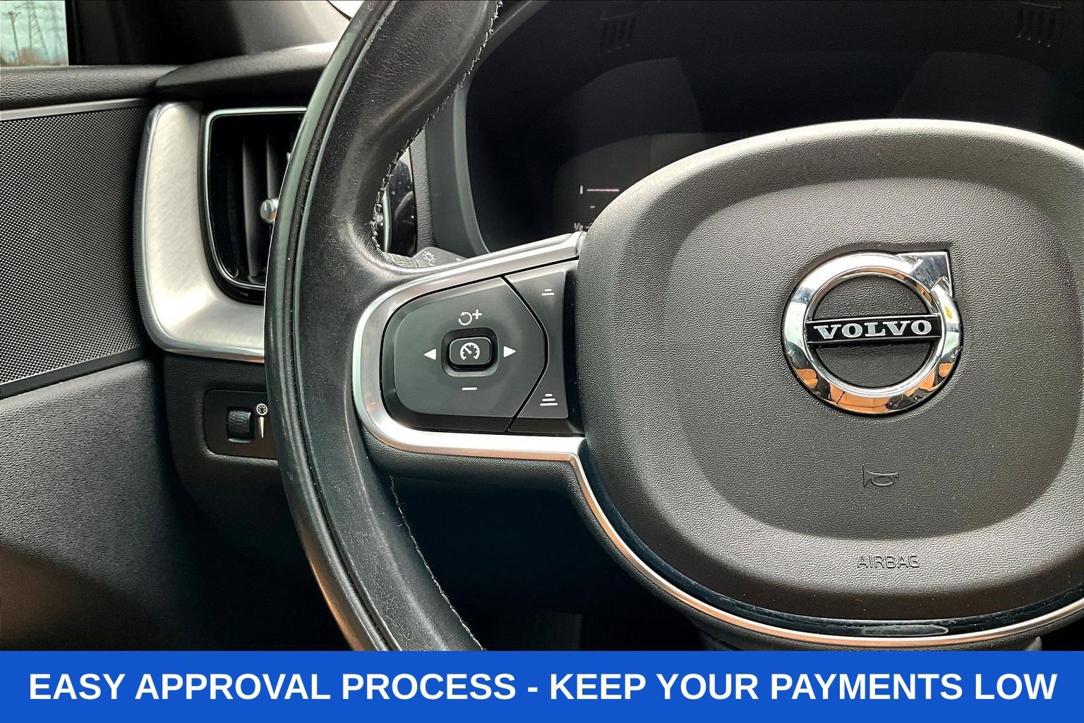 Used 2019 Volvo XC60 T5 Momentum w/ Premium Package image 14