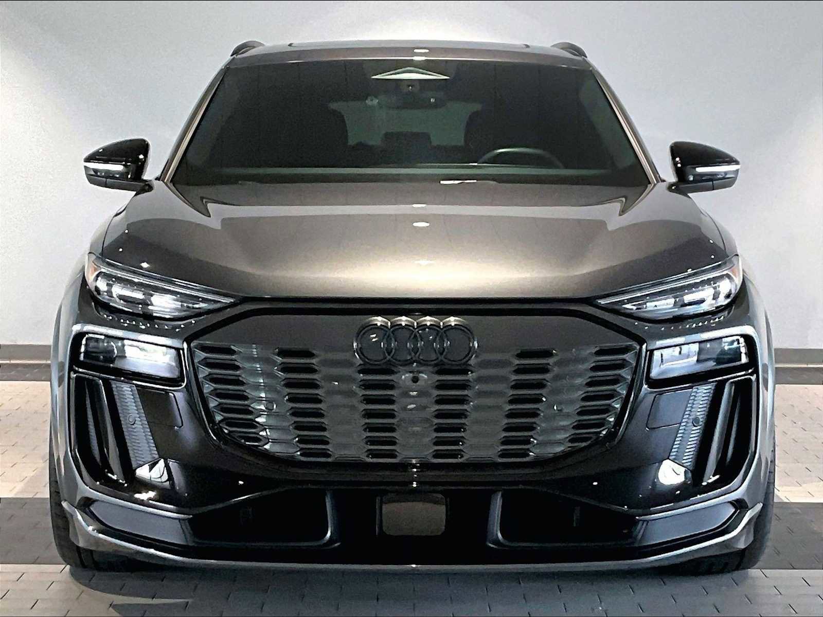 Used 2025 Audi SQ6 e-tron Prestige w/ 21" Black Optic Wheel Package AWD/4WD image 13