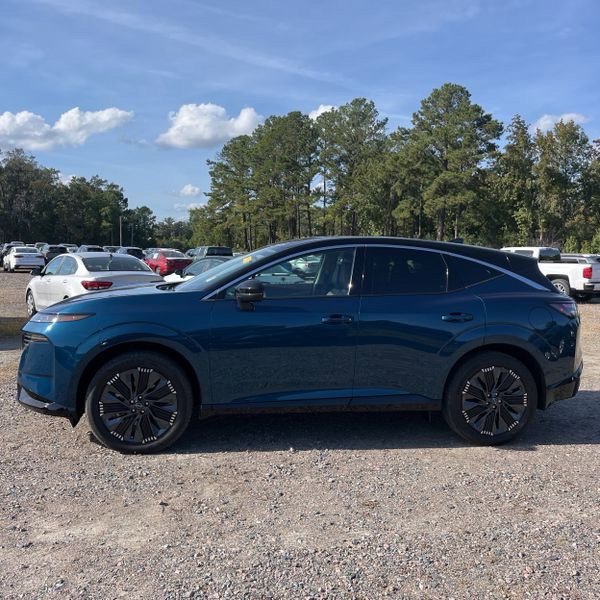 Used 2025 Nissan Murano Platinum w/ Cargo Package image 2