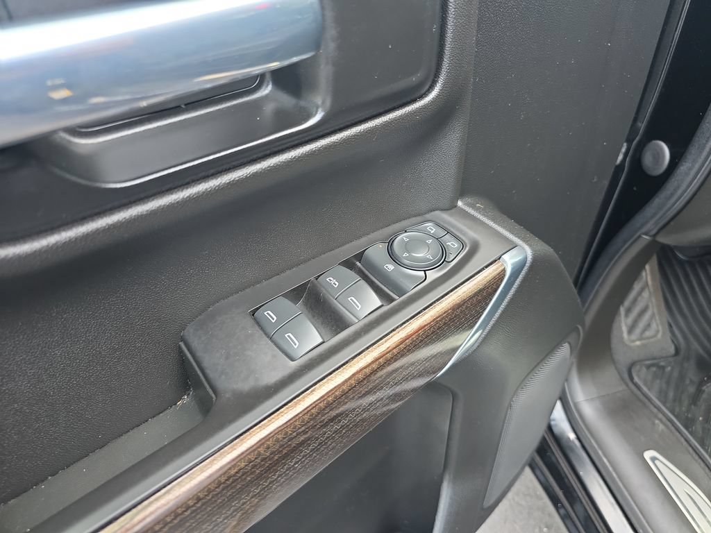 Used 2021 Chevrolet Silverado 1500 LT AWD/4WD image 12