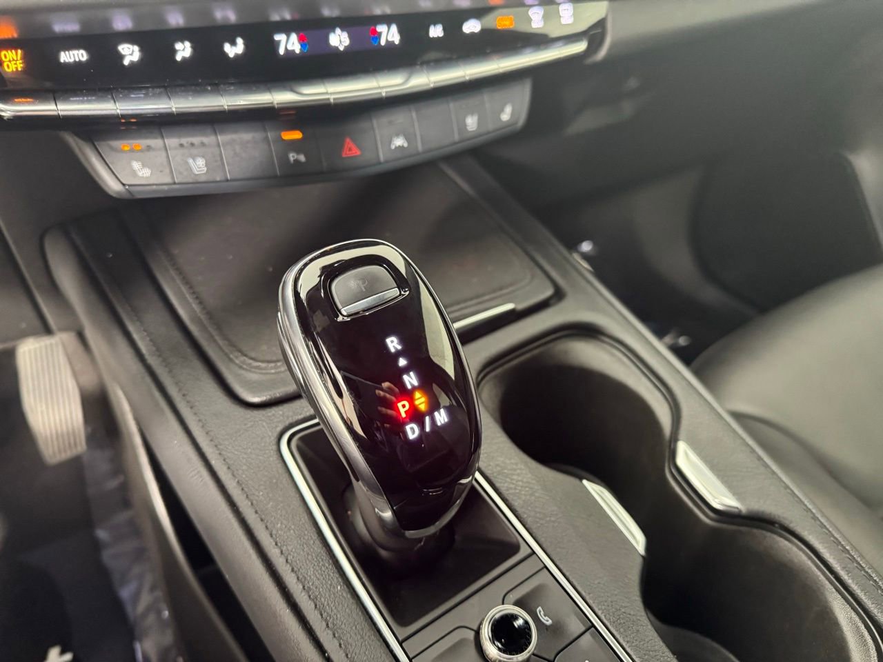 Used 2025 Cadillac XT4 Premium Luxury image 20