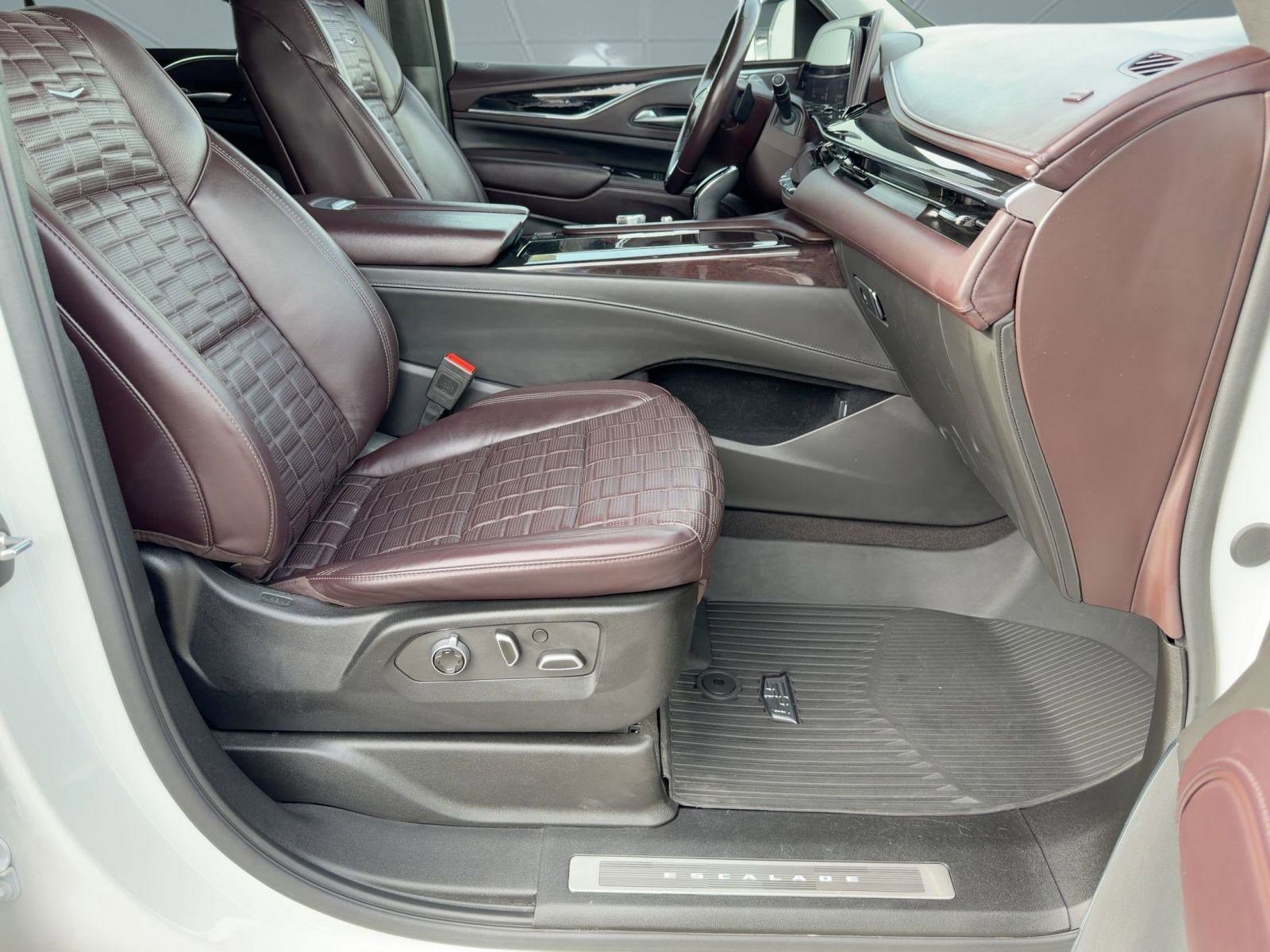 Certified 2024 Cadillac Escalade ESV Sport Platinum w/ LPO, ONYX Package image 31