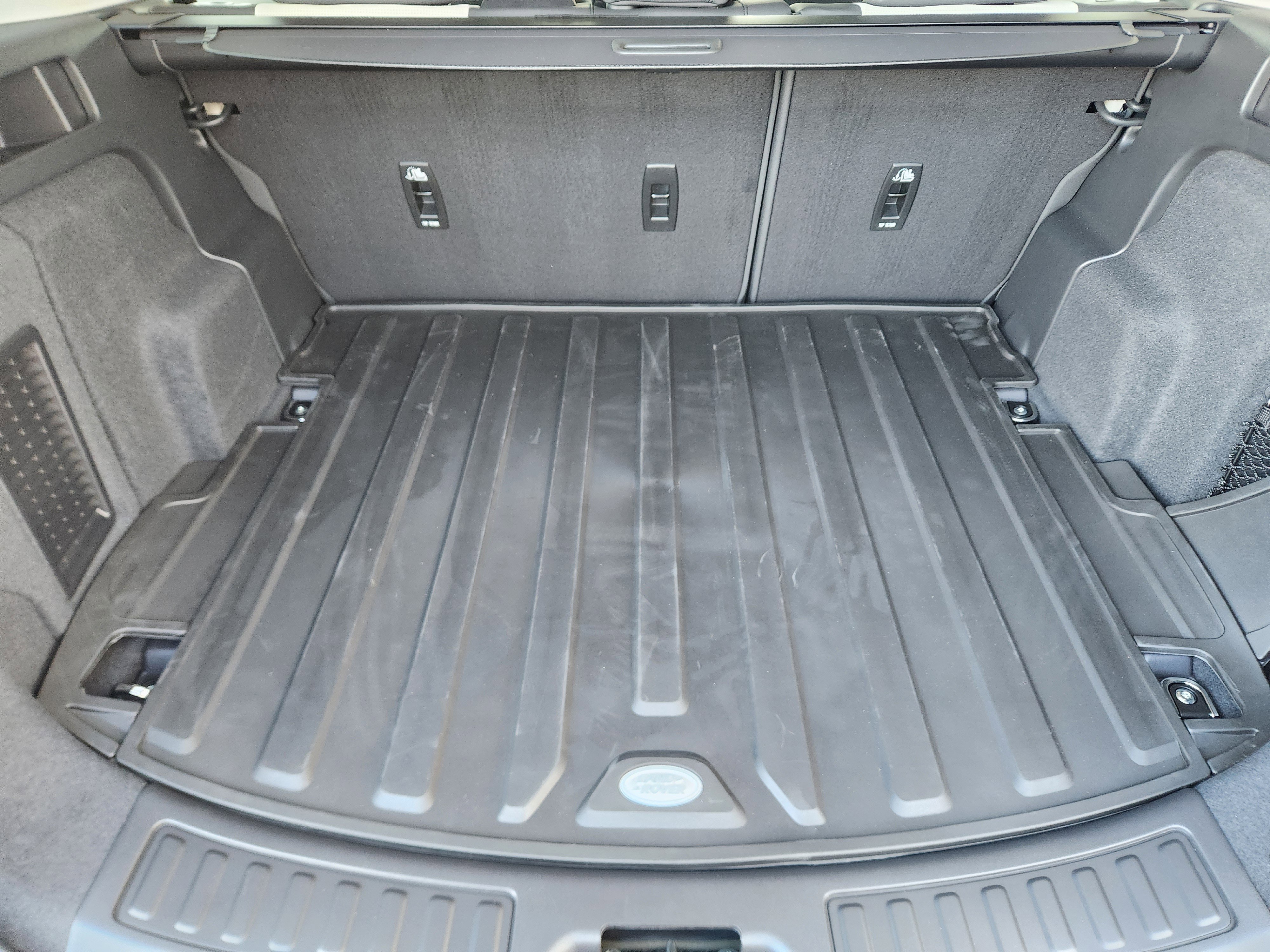 New 2025 Land Rover Discovery Sport S image 35