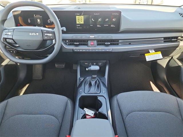 New 2025 Kia K4 LXS image 18
