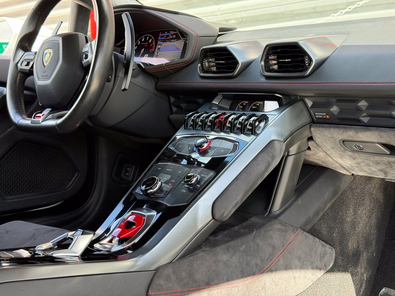 Used 2015 Lamborghini Huracan LP 610-4 AWD/4WD image 30