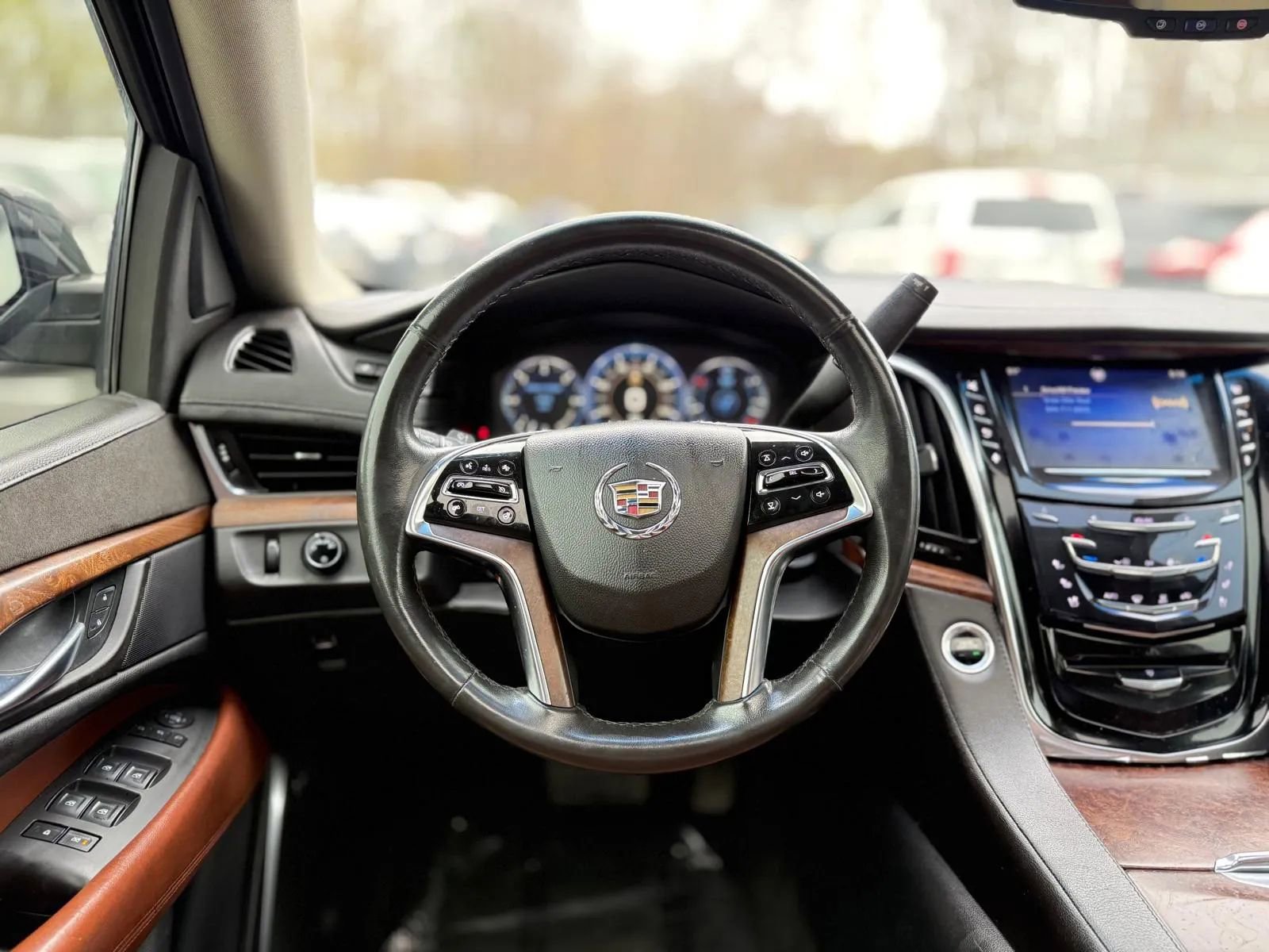 Used 2015 Cadillac Escalade Premium AWD/4WD image 30