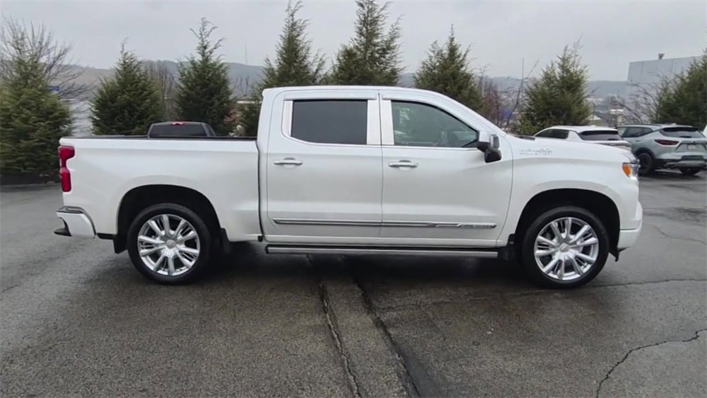 Used 2024 Chevrolet Silverado 1500 High Country image 2