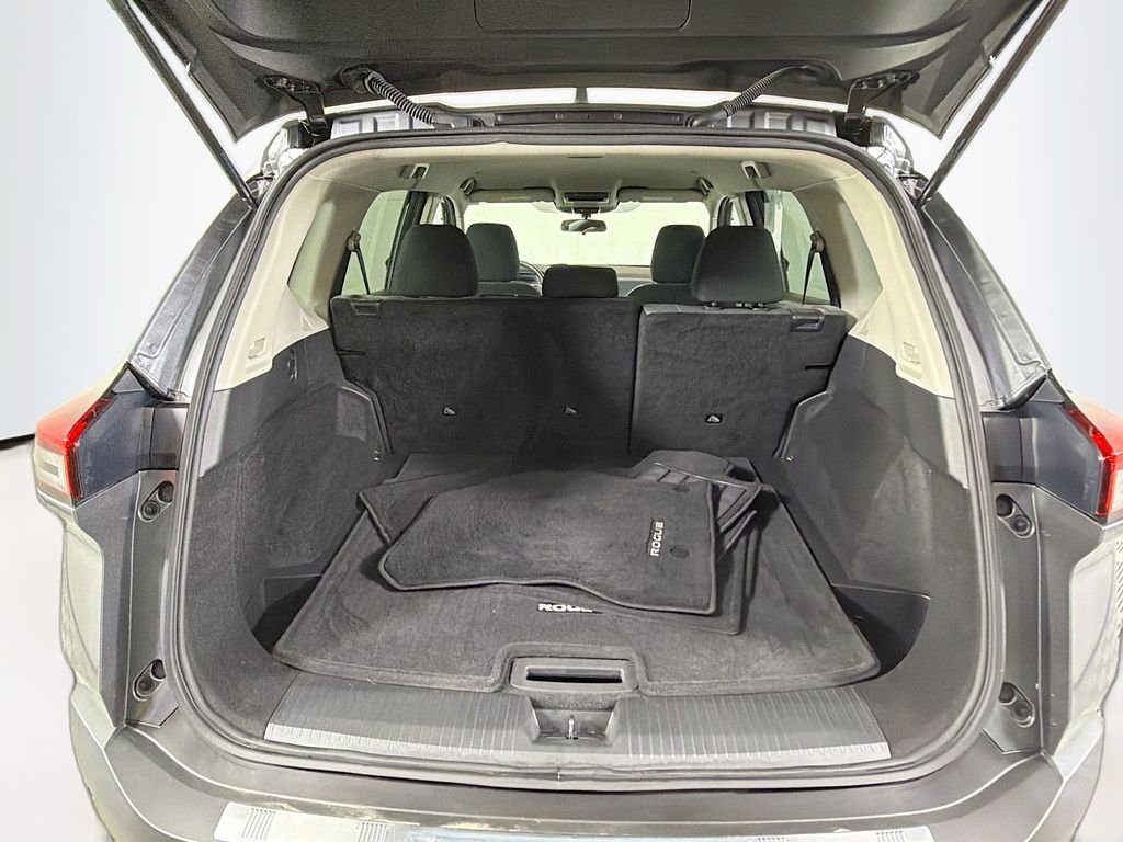 Used 2022 Nissan Rogue SV image 26