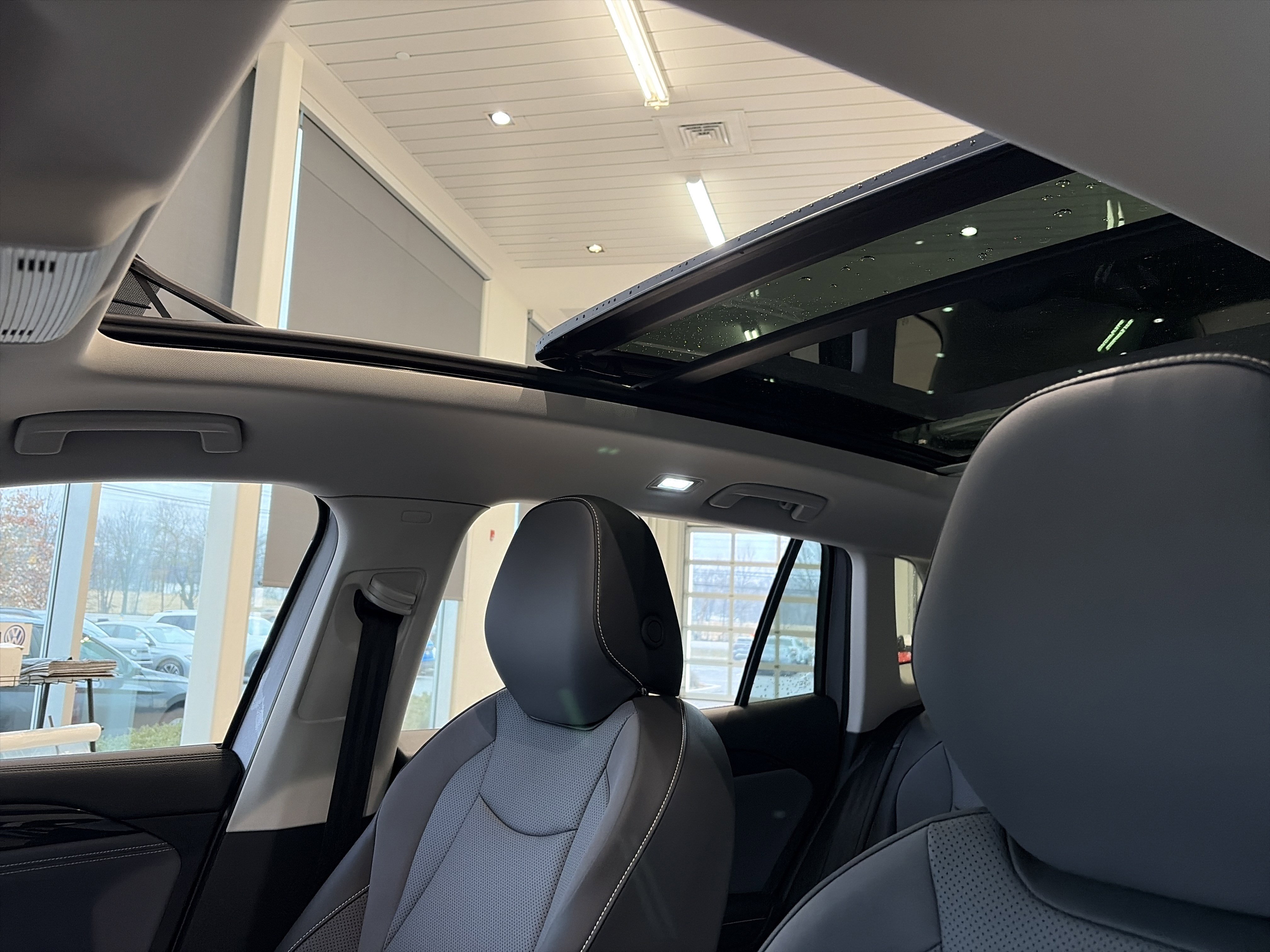 New 2026 Volkswagen Tiguan SE AWD/4WD image 17