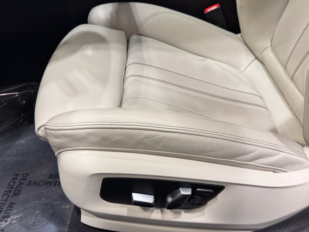 Used 2023 BMW 540i xDrive w/ Convenience Package AWD/4WD image 19