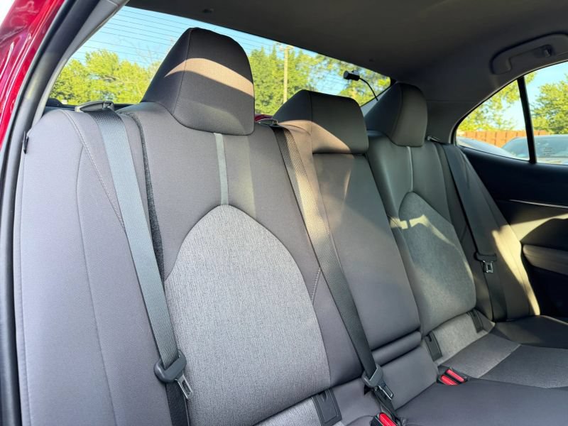 Used 2021 Toyota Camry LE AWD/4WD image 26