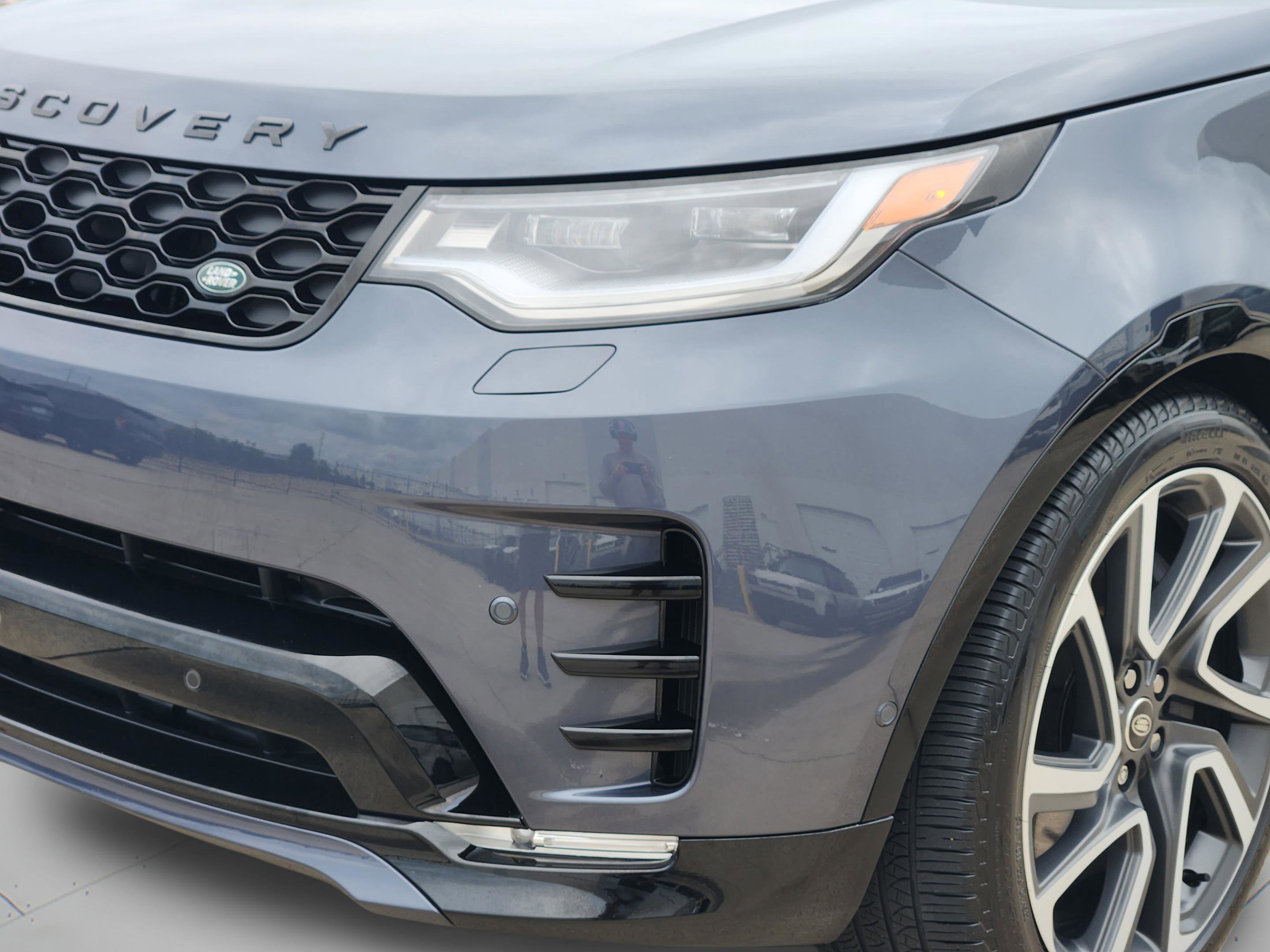 Certified 2025 Land Rover Discovery Dynamic SE AWD/4WD image 32
