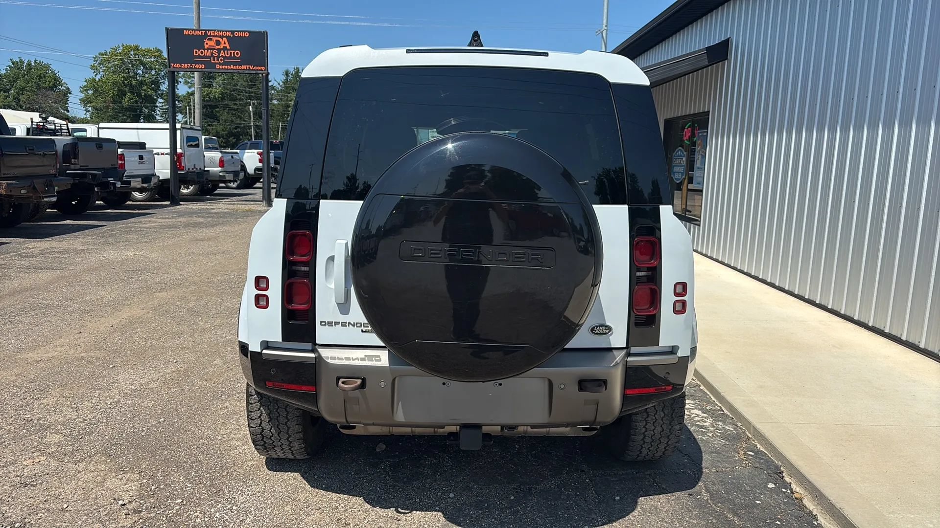 Used 2022 Land Rover Defender 110 X-Dynamic SE AWD/4WD image 4