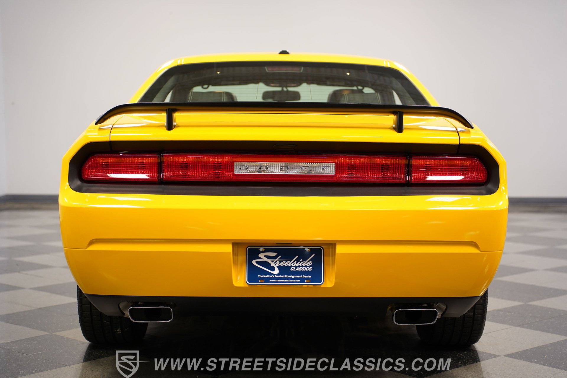 Used 2012 Dodge Challenger SRT8 Yellow Jacket w/ Premium Sound Group RWD image 25
