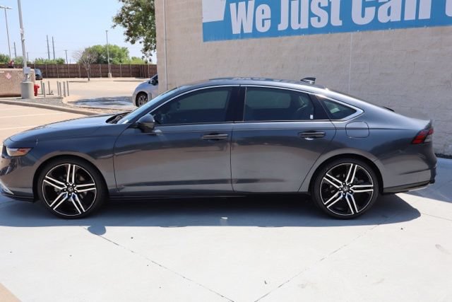 Used 2025 Honda Accord Touring image 9